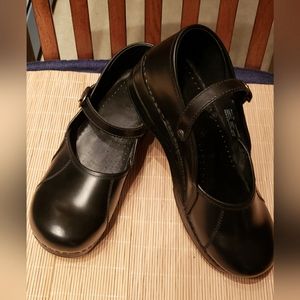 Dansko black leather Marcelle mary janes women's size 9 EU 40